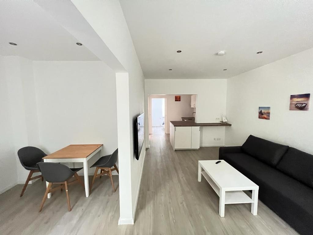 Zentrale Und Schoene Ferienwohnung II Любек Экстерьер фото